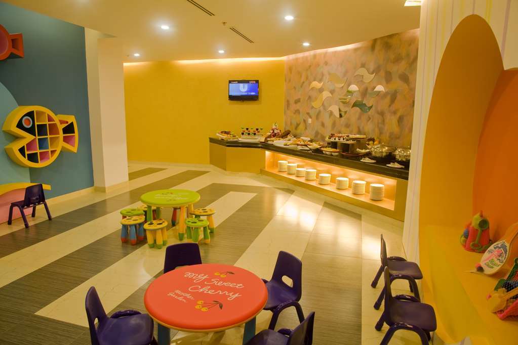 Royal Tulip Sea Pearl Beach Resort & Spa Cox's Bazar Restaurant photo