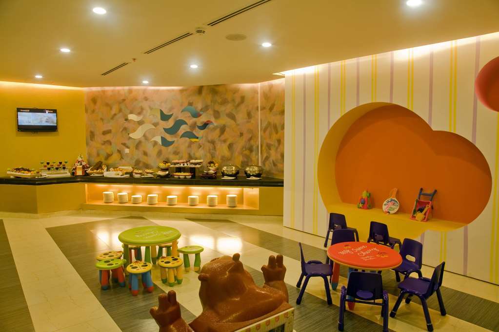 Royal Tulip Sea Pearl Beach Resort & Spa Cox's Bazar Restaurant photo